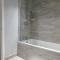 Stunning 5 bed house, 2 mins to beach and town, with free parking