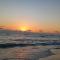 Double room, with breakfast, WIFI, 20 meters to the beach - 江比阿