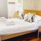 B - Simply Rooms