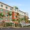 Holiday Inn Express & Suites Pembroke Pines-Sheridan St by IHG