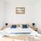 Deluxe Rooms with a terrace view at Old City Gate