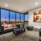 Lovely waterfront condo with swimming pool and gym in the heart of Docklands