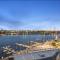 Lovely waterfront condo with swimming pool and gym in the heart of Docklands