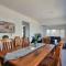 Central Auckland 5-Bedroom Villa with Free Parking