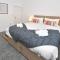 Parotia House by YourStays - 3 Bedroom House in Stoke-on-Trent