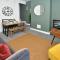 Parotia House by YourStays - 3 Bedroom House in Stoke-on-Trent