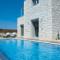 Villa Prima - With Private Heated Pool & Jacuzzi - Pangalochori