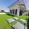 Namcha Private Pool Villa Huahin 4 Bedrooom With Pool Table BBQ & Karaoke - Hua Hin
