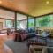Gustavs Hideaway by H2 Life