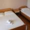 Studio apartment in Duce with sea view, terrace, air conditioning, WiFi 5062-3 - 杜埃
