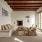 Spacious 6 bdrm Stone Villa with Pool