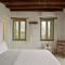 Spacious 6 bdrm Stone Villa with Pool