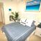 Palm Beach Paradise Walk to Beach Pool WiFi 86" TV WiFi