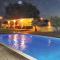 Lovely Home In Preveza With Outdoor Swimming Pool - كانالي