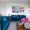 Tranquil Beachfront Beautiful 2-Bed Apartment - Deal