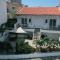 Doukas Apartments & Studios