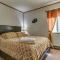 Beautiful Chalet with Hot Tub & Sauna in Poconos