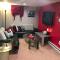 Beautiful Chalet with Hot Tub & Sauna in Poconos