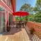 Beautiful Chalet with Hot Tub & Sauna in Poconos