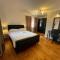 ASHMINA HOLIDAY LET with Free onsite Parking for SMALL VANS and cars only