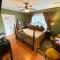 Bama Bed and Breakfast - Tusk Suite - Tuscaloosa
