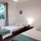 Colibri Apartments - 4 min walk to the Beach!