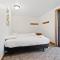 12 Beds Sleep 16 Chalet-Sauna-HotTub-2min to Blue