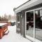 The Beehive w Hot Tub Sauna & Fireplace