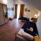 Centrally located 3 Bedroom Holiday House OLive with private garden