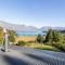 Private Cottage with Spa and Amazing Lake Views Private Cottage with Spa and Amazing Lake Views