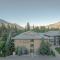 Banff Park Lodge