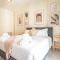 Stylish Waterfront Apartment With Views on Canal - Dubaj