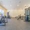 Stylish Waterfront Apartment With Views on Canal - Dubaj