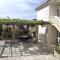 Villa Radoš - 4 Sterne, 3 Apartments für maximal 18 Gäste