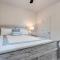 Idyllic Pensacola Home with Yard and Fire Pit! - بينساكولا