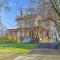 Centrally Located Apt in Victorian Mansion! - Poughkeepsie