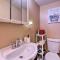 Cozy Third-Story Apartment in Dtwn Brockton!