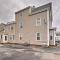 Cozy Third-Story Apartment in Dtwn Brockton!