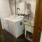 Spacious, Sunny Lake House! Close to ski trails. - 温莎