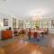 DeBary Inn