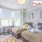 Monthly OFF - 6 Guest - 4 Beds - Free Parking by Popcorn Serviced Short Lets & Accommodation High Wycombe
