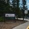 Mtn View Escape with King Size Bed with Outdoor Pool - Banff Pass Included!