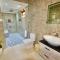 La Petite Maison and Sea Splash