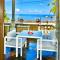 La Petite Maison and Sea Splash