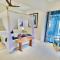 La Petite Maison and Sea Splash