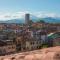 Casa Rosalba, spacious Home with Elevator along Via Guinigi inside the Lucca Walls