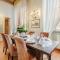 Casa San Giovanni, Romantic LUCCA apartment With View Over a Church