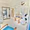 SEA SPLASH SELF CATERING And La Petite Maison