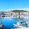 28 Mikonos Playa in Puerto de la Duquesa 2 bed 2 bath apartment ideally located to the beach & marina - 萨比尼拉城堡