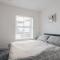 Central 2 double bedroom flat with parking